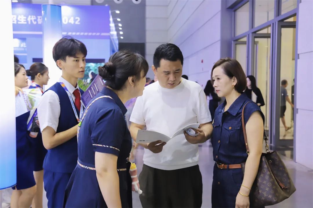 西安翻译学院闪耀第十三届陕西教育博览会