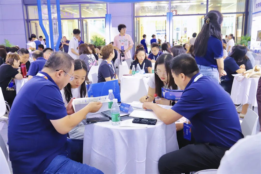 西安翻译学院闪耀第十三届陕西教育博览会