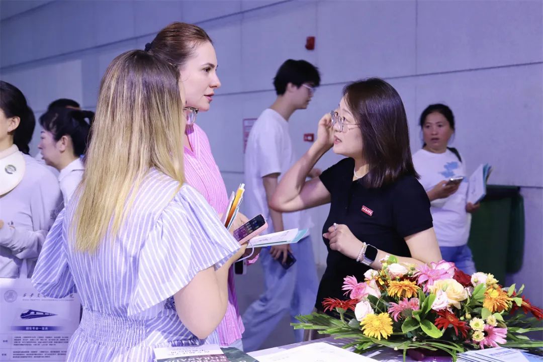 西安翻译学院闪耀第十三届陕西教育博览会