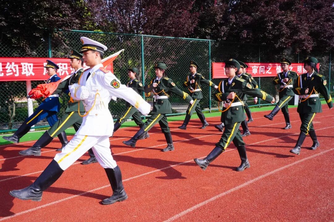 西安新高教职业高中2025-2026学年第二学期期中表彰大会!