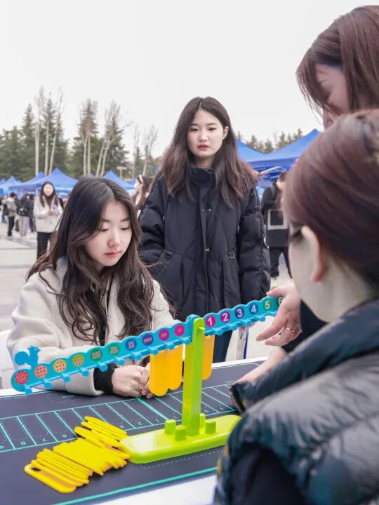 AI赋能+精准对接！西京学院为毕业生搭建高质量就业快车道