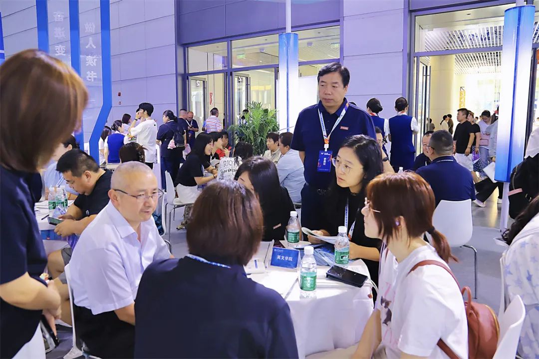 西安翻译学院闪耀第十三届陕西教育博览会