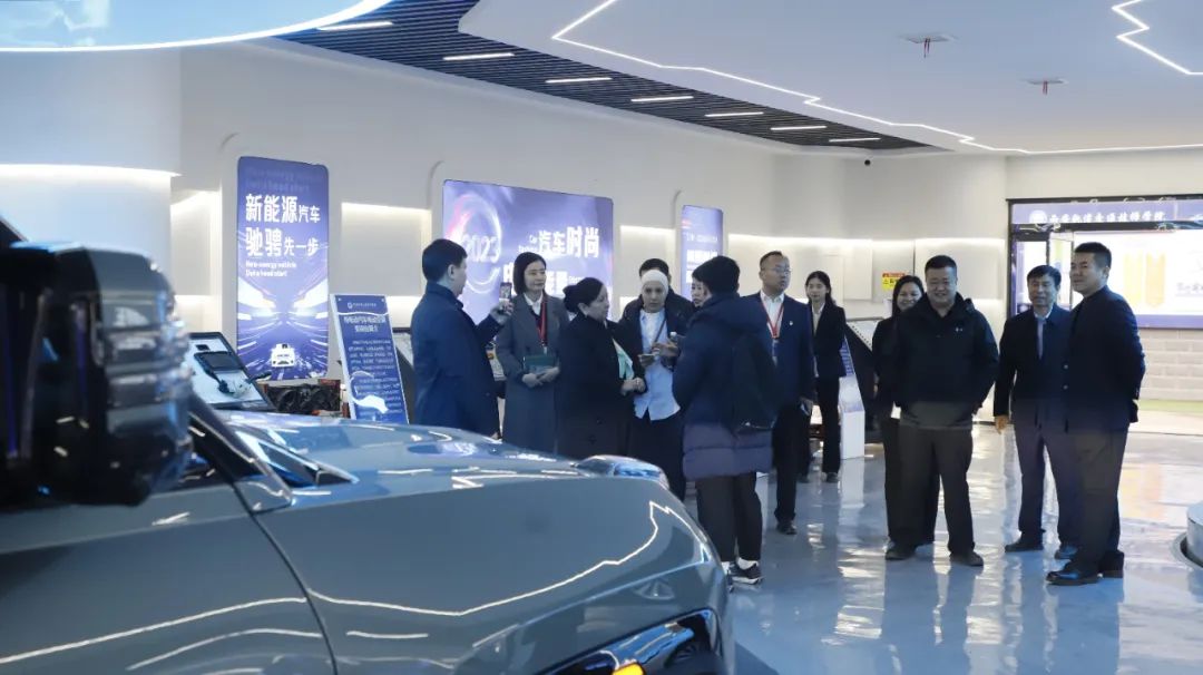 哈萨克斯坦江布尔州政府教育代表团到西安轨道交通技师学院进行国际教育交流