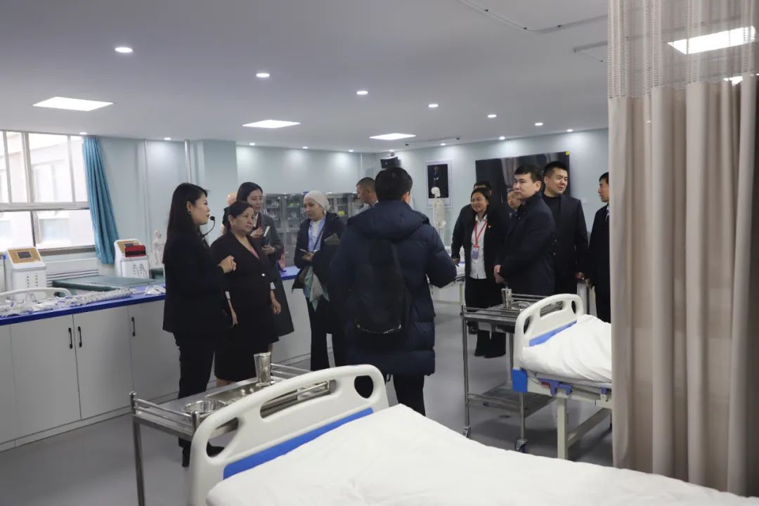 哈萨克斯坦江布尔州政府教育代表团到西安轨道交通技师学院进行国际教育交流