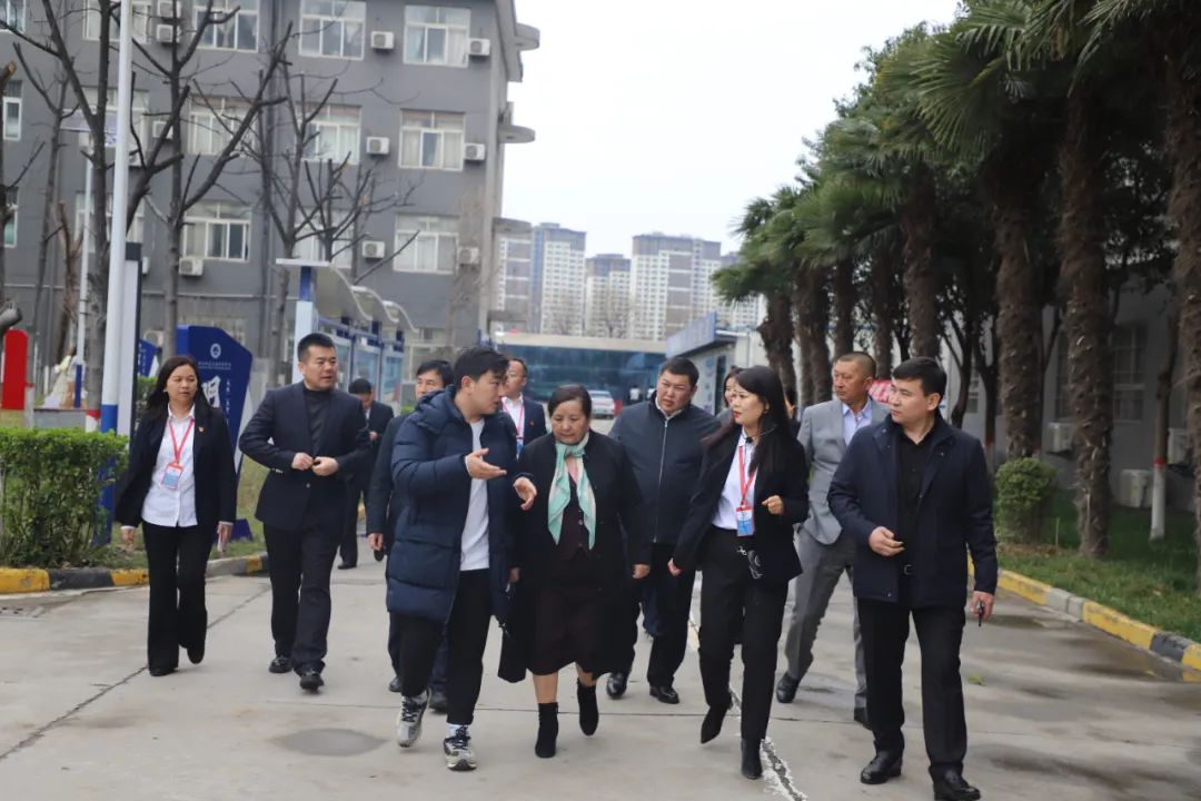 哈萨克斯坦江布尔州政府教育代表团到西安轨道交通技师学院进行国际教育交流