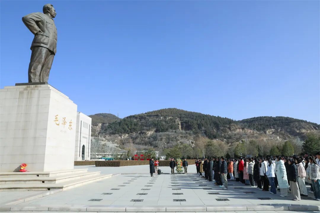 西安翻译学院开展“到延安去” · 三秦学子圣地行研学活动