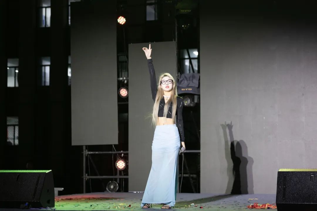 高燃！璀璨！西安现代综合职业高中2025届毕业晚会封神之夜！