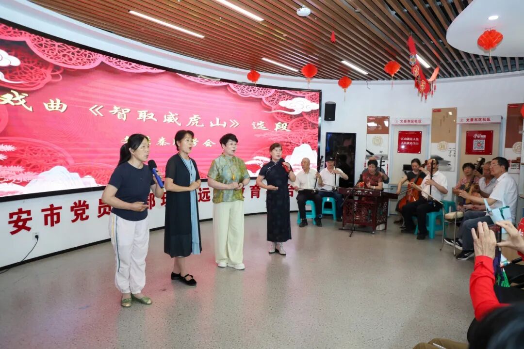 西安文理学院携手文景东区社区开展惠民文化活动