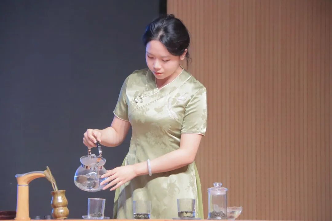 精彩！陕西旅游烹饪职业学院2026级迎新晚会高能来袭！