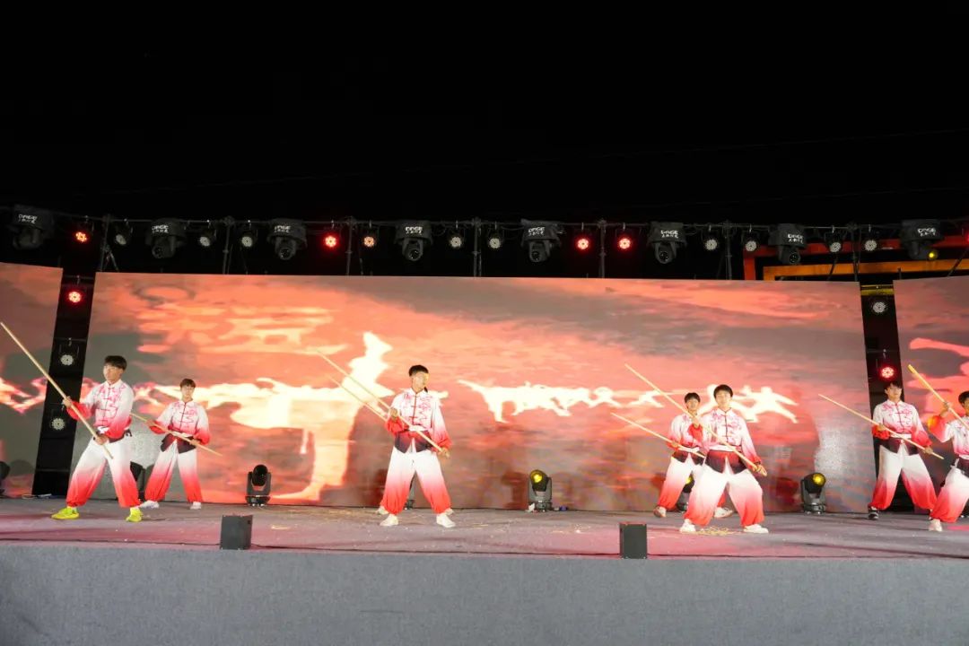 震撼！温暖！感动！青春！西安博雅艺术职业高中职教活动周展演暨2025届毕业晚会