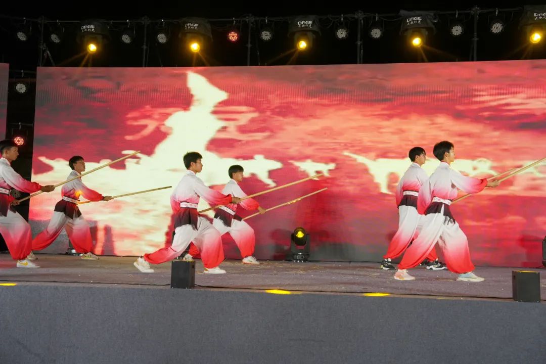 震撼！温暖！感动！青春！西安博雅艺术职业高中职教活动周展演暨2025届毕业晚会