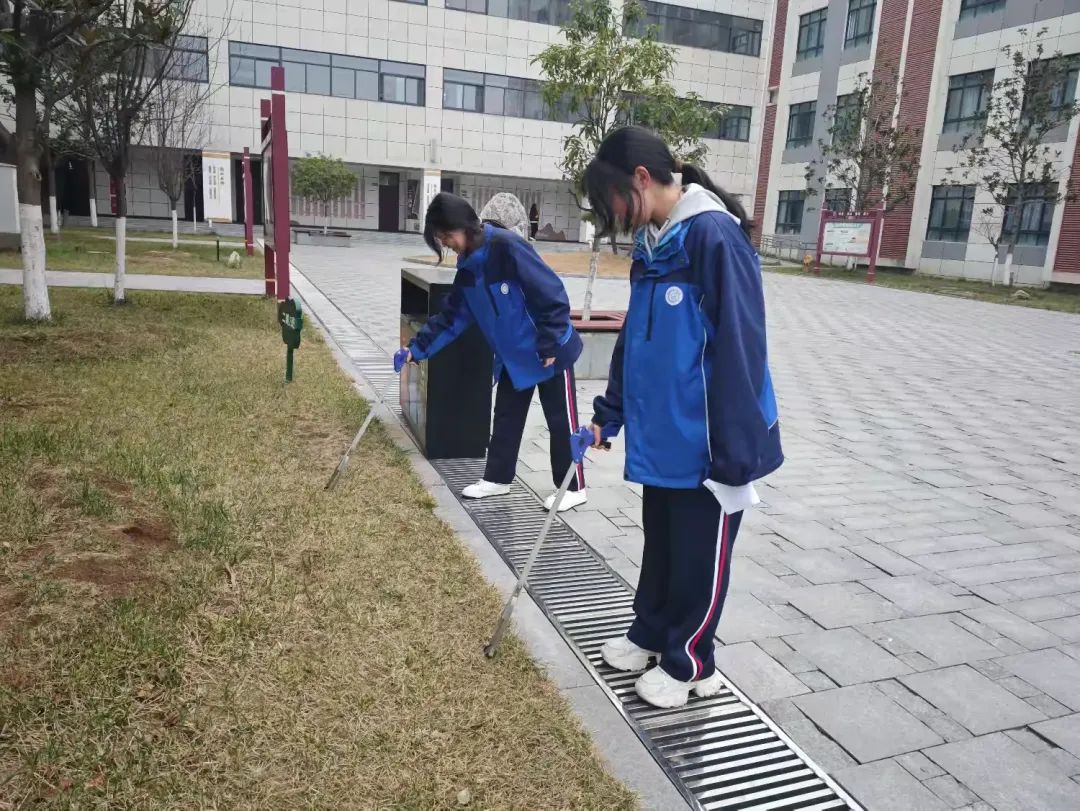 西安市雁塔区职业高级中学开展学习雷锋精神系列主题教育活动