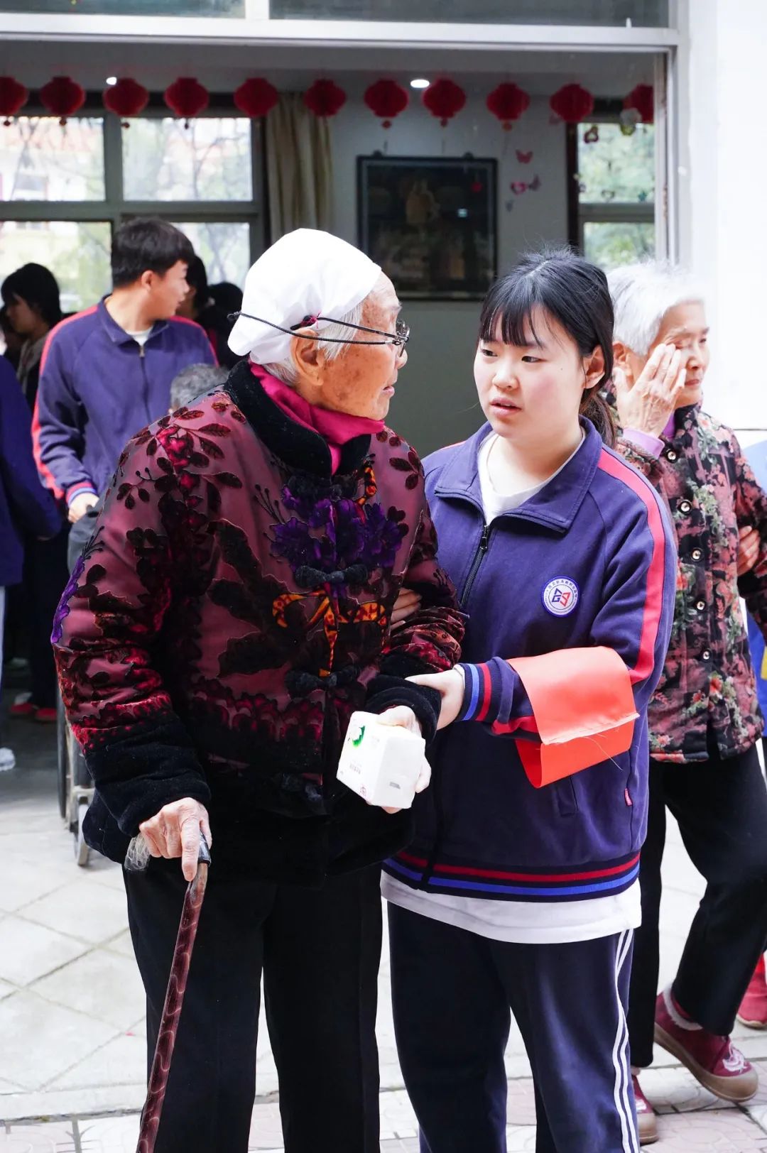 西安新高教职业高中“学雷锋，献爱心”活动！