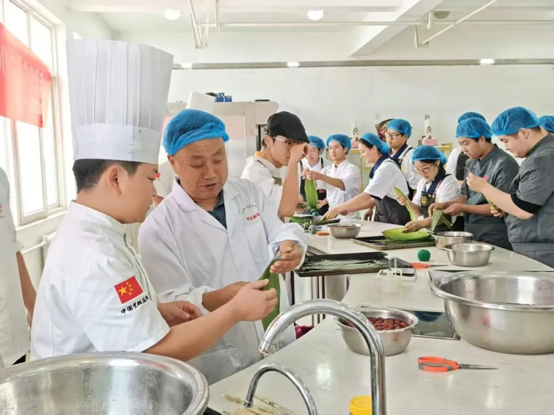 陕西旅游烹饪职业学院开展“浓情端午、匠心传韵”主题党日活动