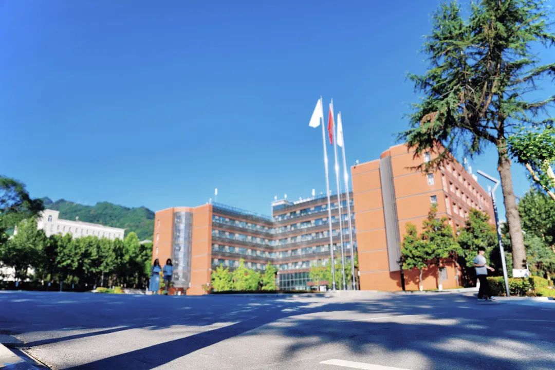 破圈！西安翻译学院把企业搬进课堂，打造"毕业即上岗"的人才生产线