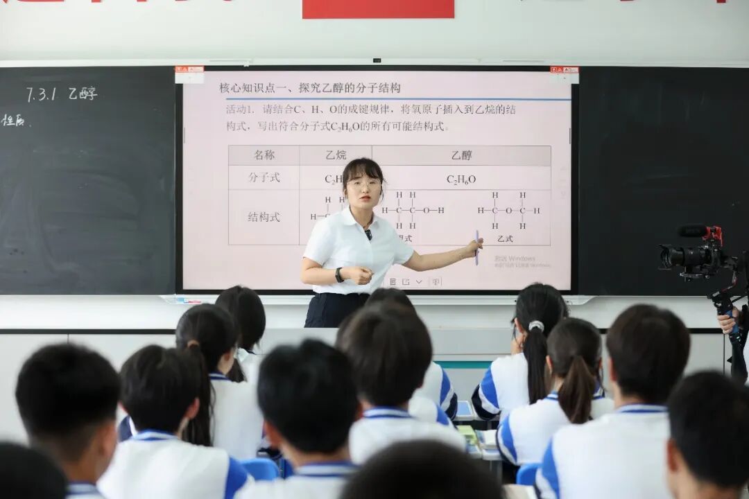 西安育华职业高中的用心、较真、敬业，永远是别人拿不走的底气