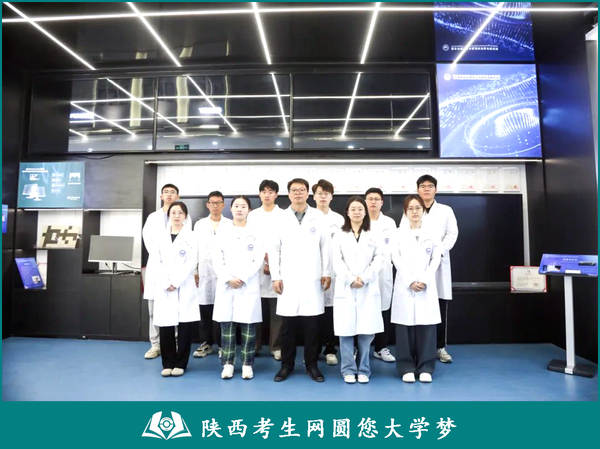 6@2025高考生！西京学院“光电信息材料与器件”专业开启战略新兴人才培养新篇章.jpg