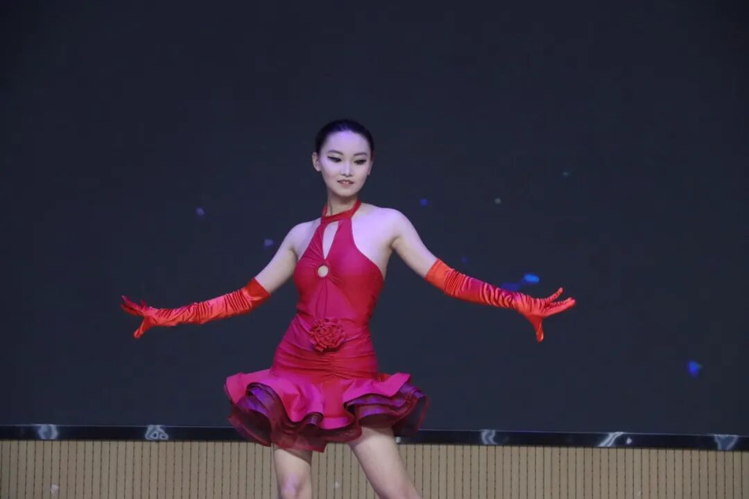 精彩！陕西旅游烹饪职业学院2026级迎新晚会高能来袭！