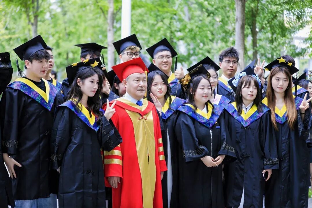 远航！西安汽车职业大学2026届本科生毕业典礼暨学士学位授予仪式盛大举行！