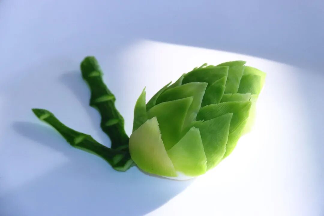 刀刃生花迎新春——陕西旅游烹饪职业学院举办艺术冷拼比赛