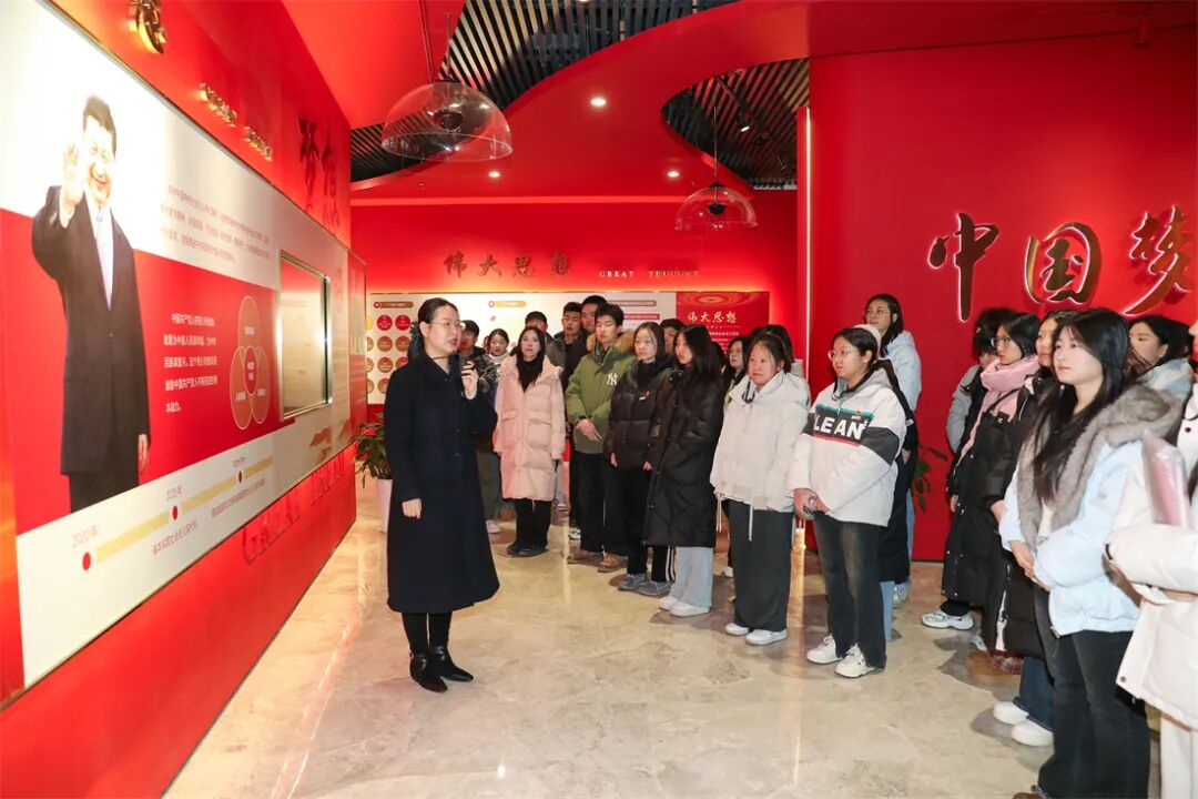 西安翻译学院开展“到延安去” · 三秦学子圣地行研学活动