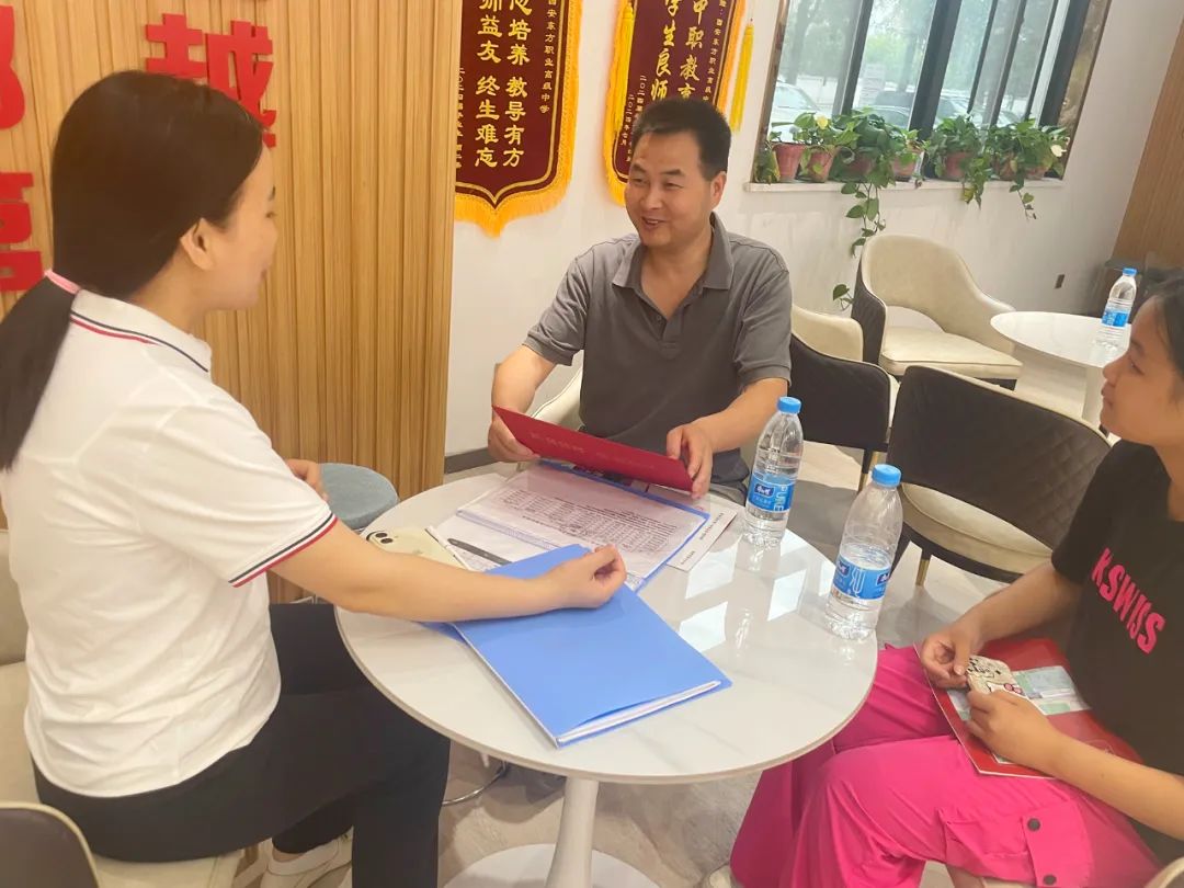 西安东方职业高级中学2025新生报名火爆！席位告急，预报从速！