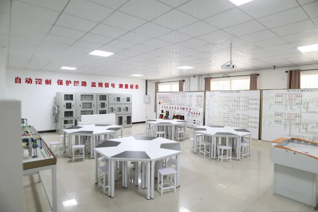 告别纸上谈兵！西安铁道技师学院实训室解锁你的职业通行密码