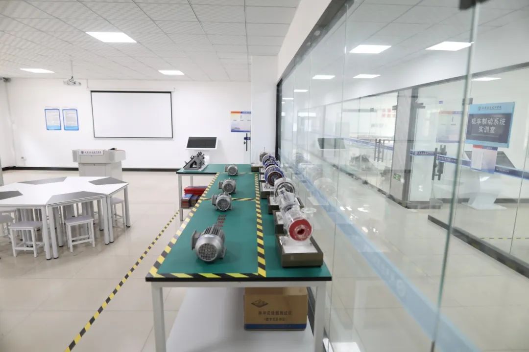 告别纸上谈兵！西安铁道技师学院实训室解锁你的职业通行密码