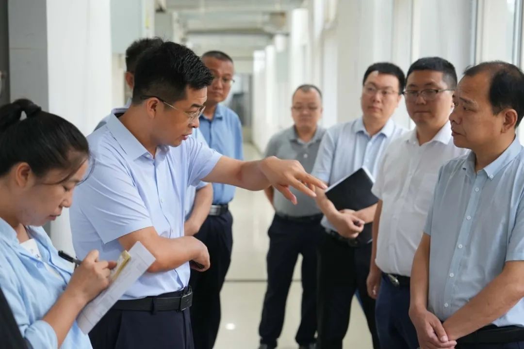 西安育华职业高中开展2025年秋季开学前校园安全大检查