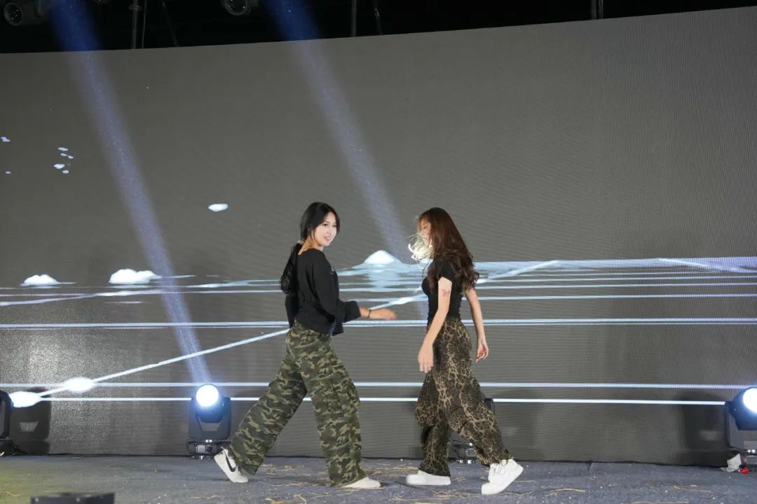 震撼！温暖！感动！青春！西安博雅艺术职业高中职教活动周展演暨2025届毕业晚会