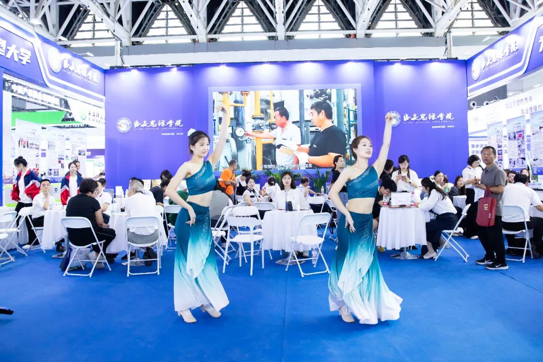 西安思源学院精彩亮相第十三届陕西教育博览会暨招生咨询会