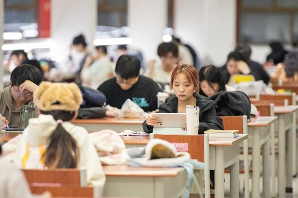 西京学院四六级通过率、考研率“双攀升”.jpg