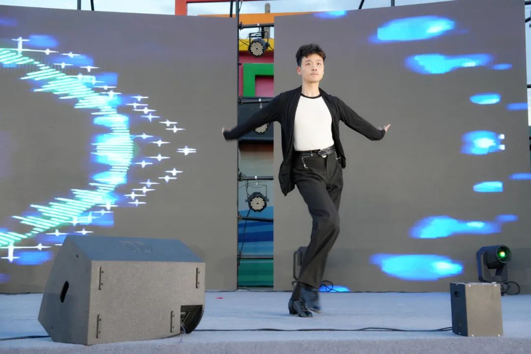 震撼！温暖！感动！青春！西安博雅艺术职业高中职教活动周展演暨2025届毕业晚会