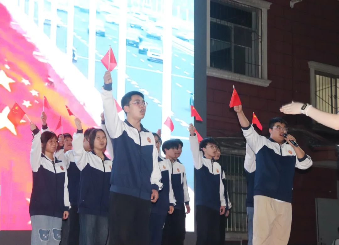 西安东方职业高级中学红五月歌唱比赛圆满落幕