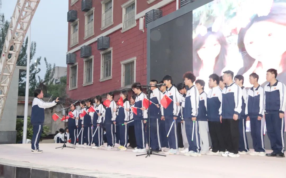 西安东方职业高级中学红五月歌唱比赛圆满落幕