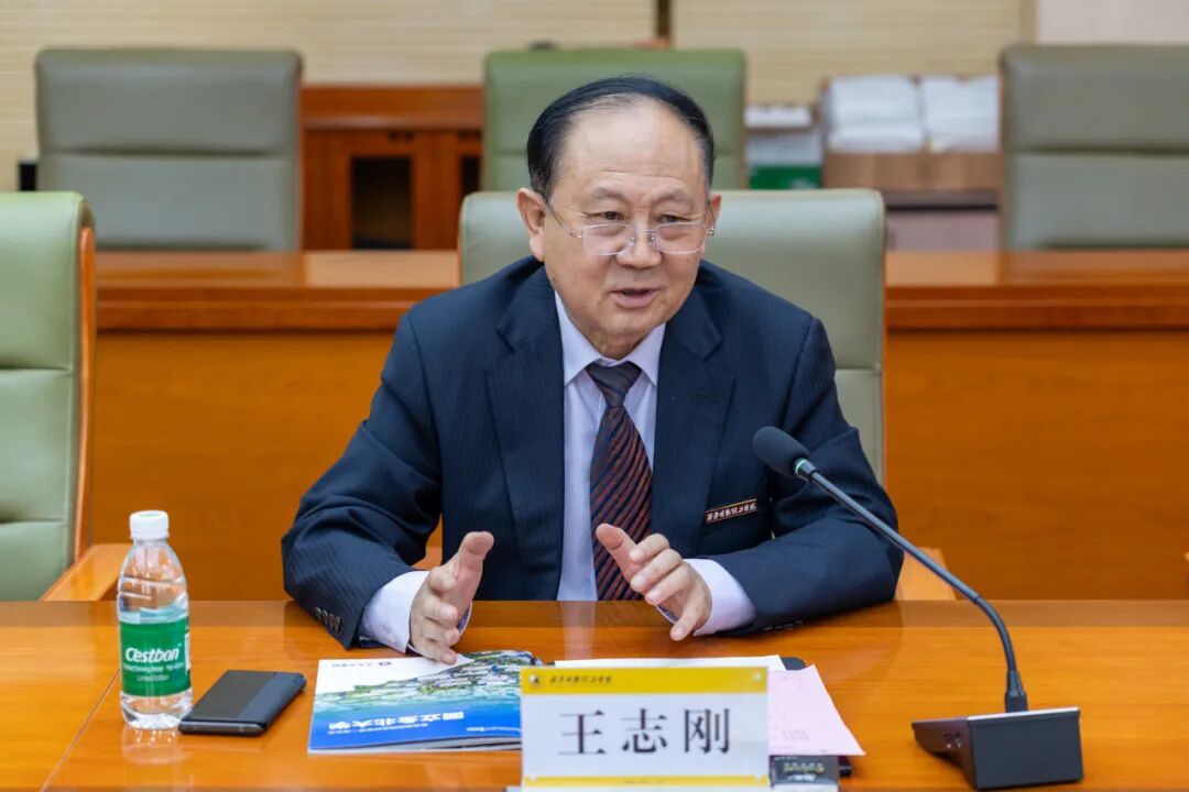 韩国国立全北大学对西安明德理工学院进行友好访问