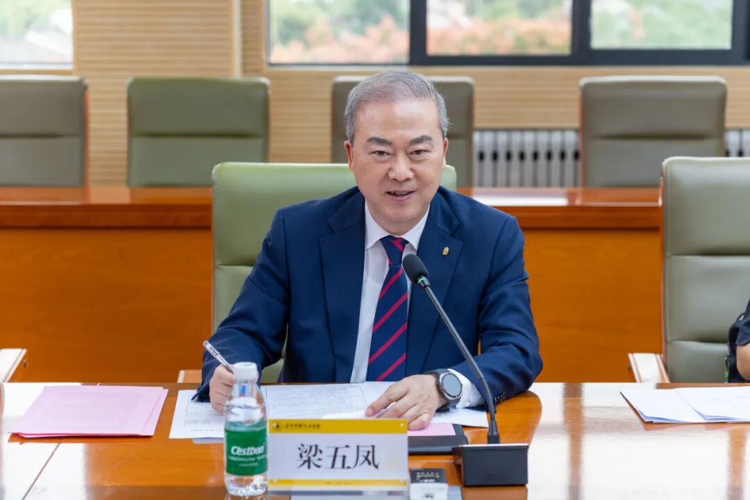 韩国国立全北大学对西安明德理工学院进行友好访问