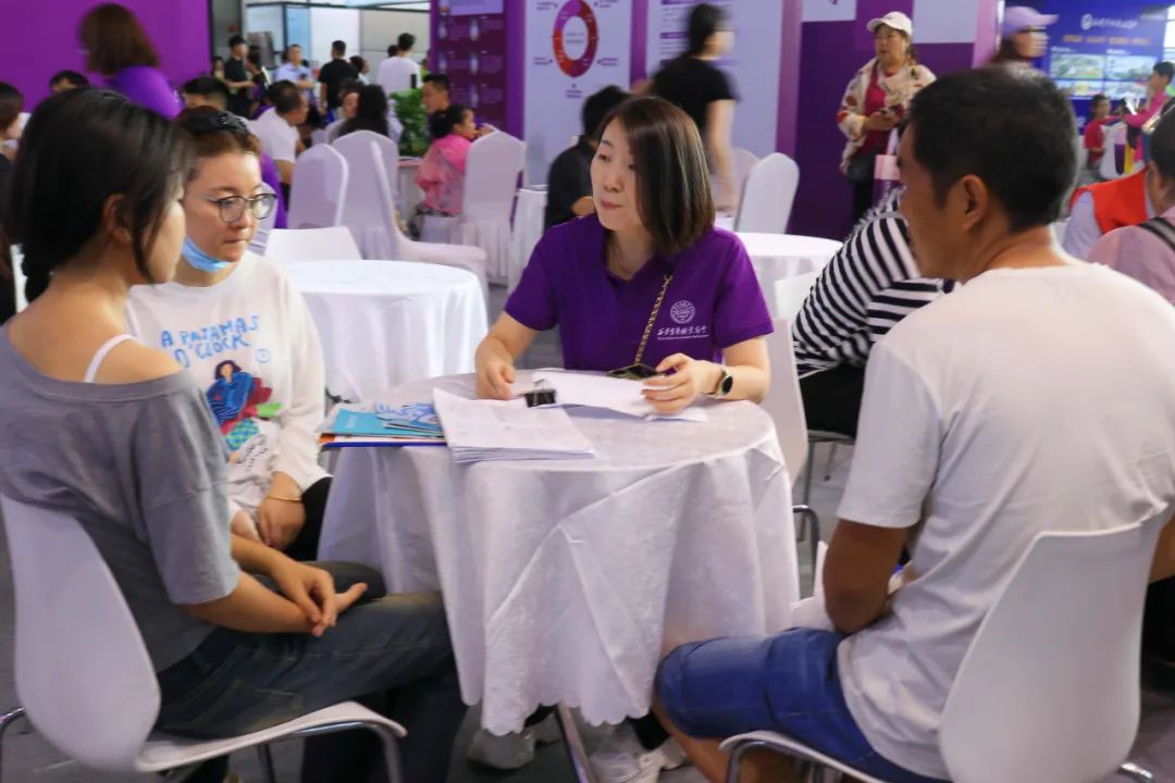 直击现场 | 西安育华职业高中2025年浐灞中招会火热进行中...