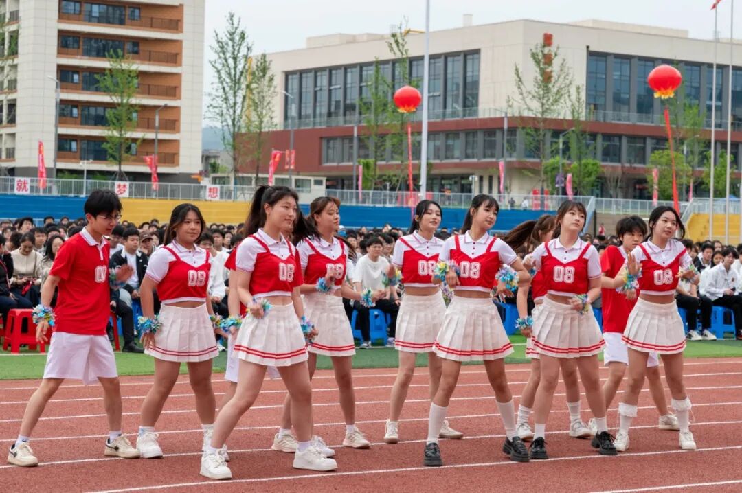 走进西安建筑科技大学华清学院、走进楼观、走进周至！这场五四青春盛会正式启幕