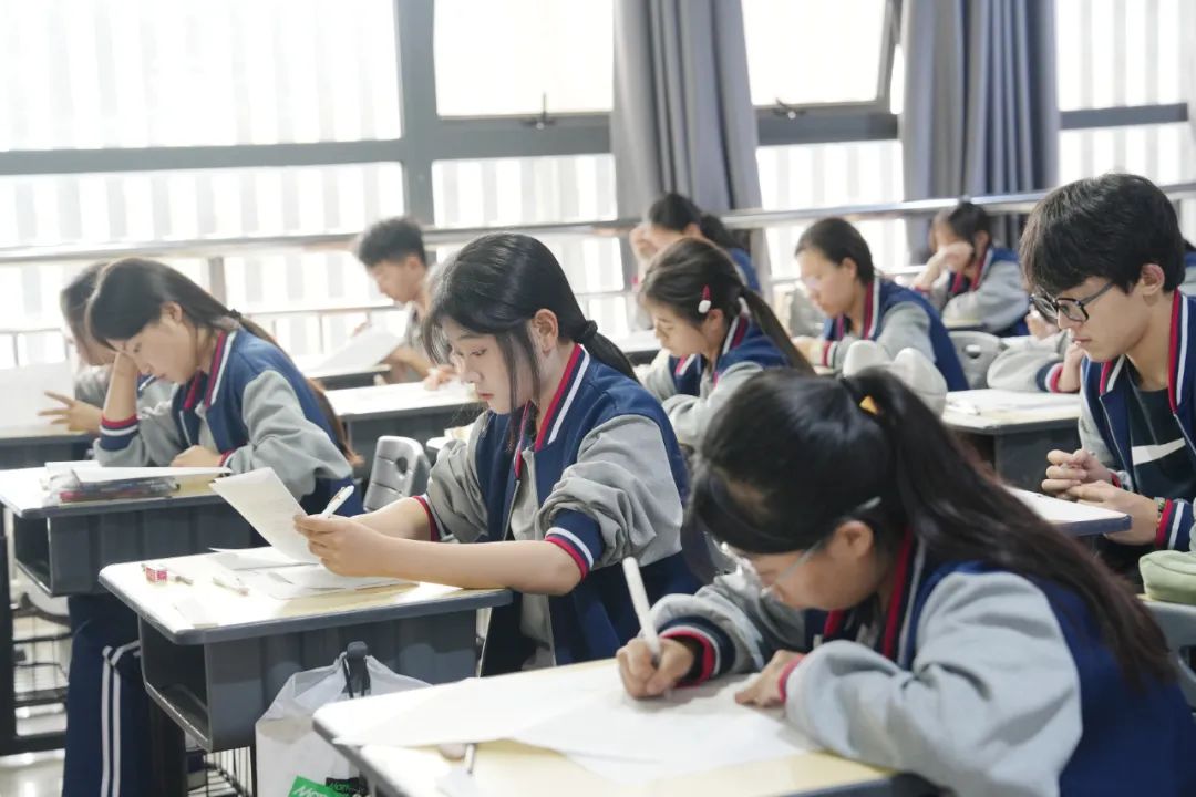 "艺术+语言"双翼齐飞 西安博雅艺术职业高中学子在2025年长安区英语技能大赛中喜获佳绩