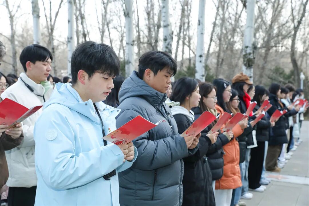 西安翻译学院开展“到延安去” · 三秦学子圣地行研学活动