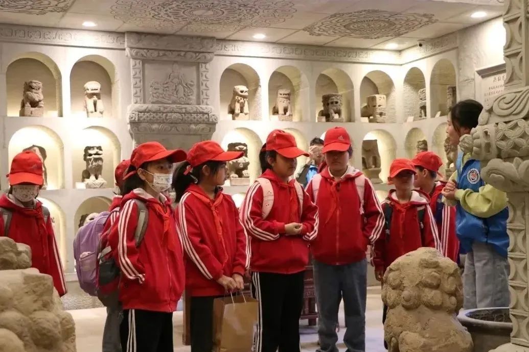 陕西绥德：多彩非遗进校园 文化传承育新人