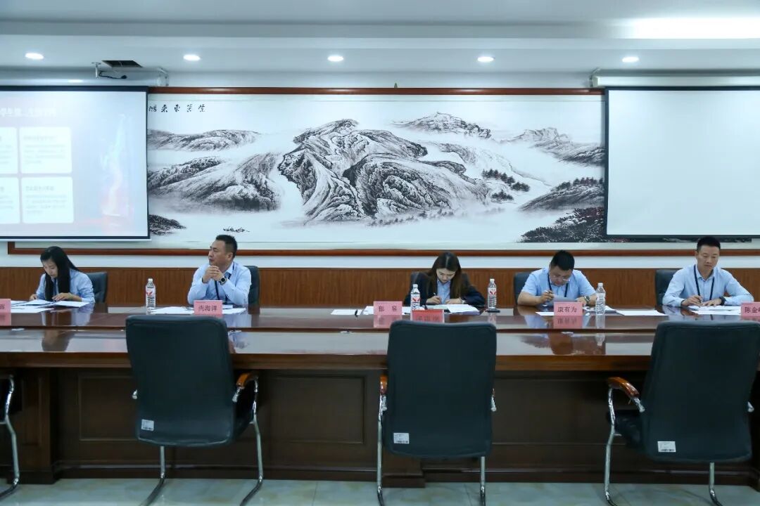 西安海棠职业学院召开2026年陕西高校学生工作研究课题立项答辩会