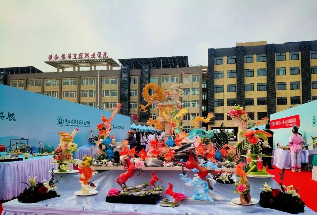 陕西旅游烹饪职业学院2026届高校毕业生“春季促就业攻坚行动”暨校园大型招聘双选会正式开幕