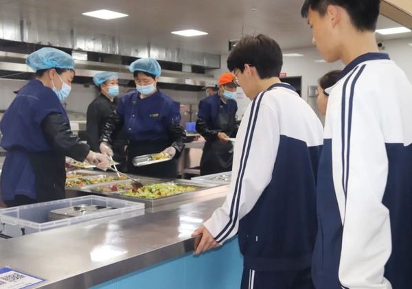 筑牢安全防线，守护美好"食"光 | 西安东方职业高级中学召开校园食品安全会
