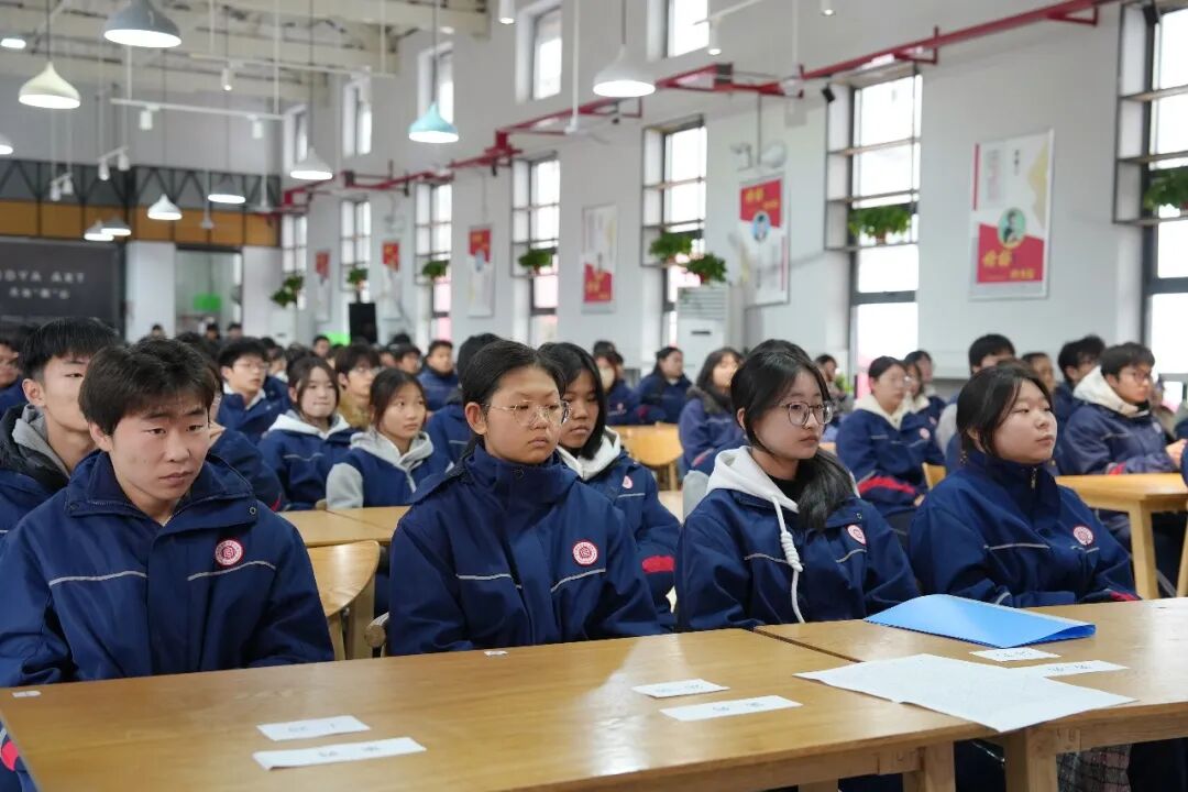 资助之光，照亮前路|西安博雅艺术职业高中举行国家助学金资助卡发放仪式