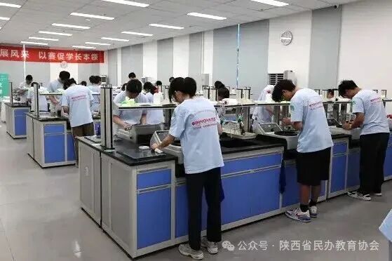 关注！西京学院2025年师生竞赛大放异彩