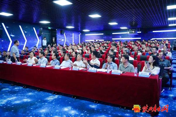 重磅！西安市航天中学与西安新高教职业高中“名校+”、校企合作签约暨揭牌仪式隆重举行2.jpg