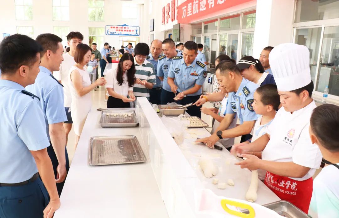 军地共建庆“八一” 文化拥军暖兵心 | 陕西旅游烹饪职业学院开展建军节双拥慰问活动