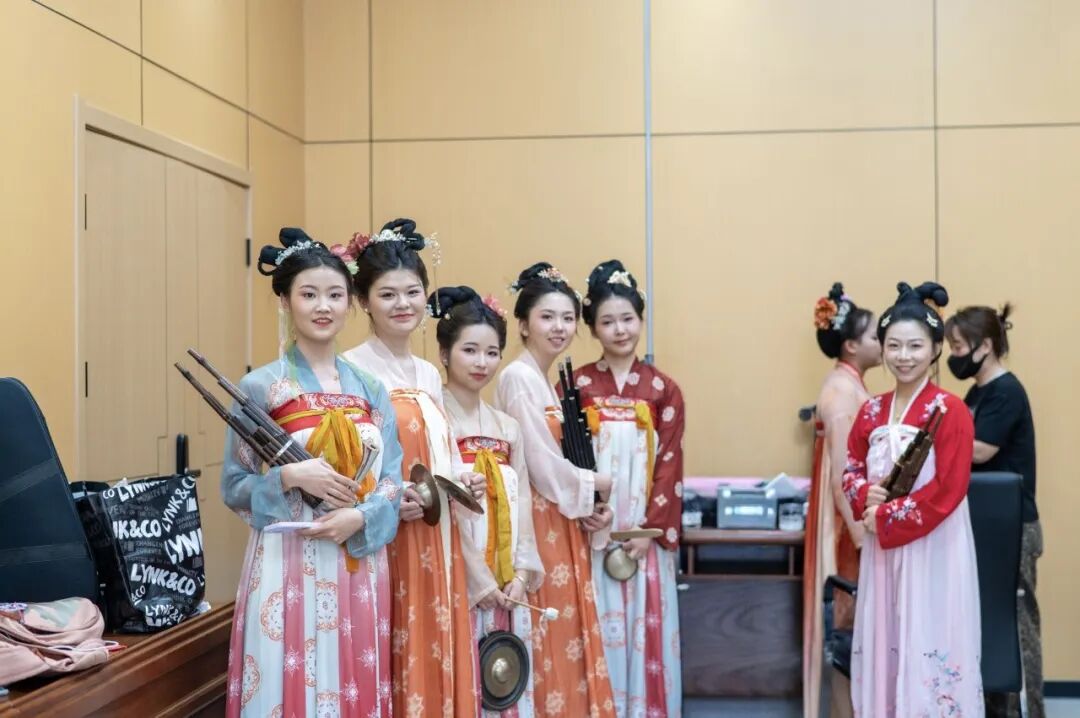 樱漫西京 网润芳华 —西京学院第七届三秦文化节打造网络育人新场景